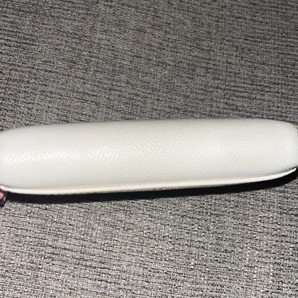 Dooney & Bourke White Pebble Medium Wallet - Picture 3 of 12